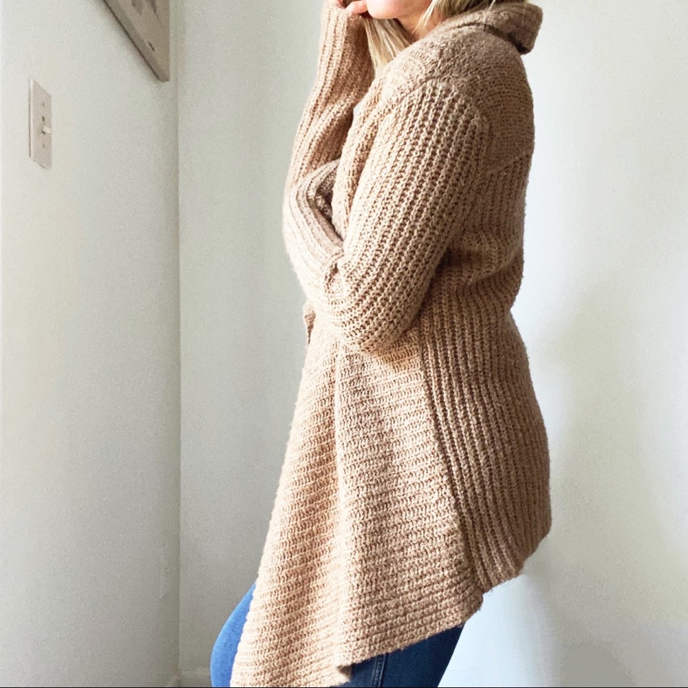 🔻SOLD🔻Abercrombie Stitch Mix Blanket Cardigan